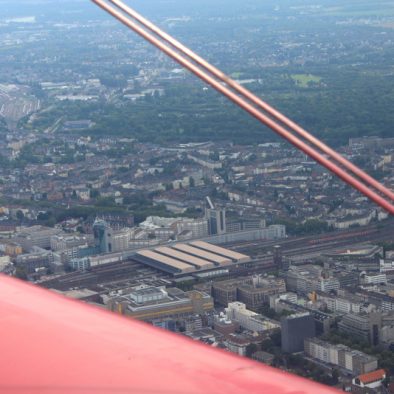 Rundflug über Düsseldorf - Unterwegs mit dem "Roten Baron"