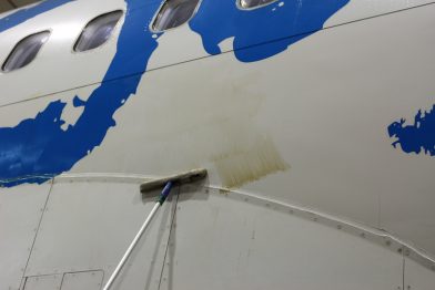 Ein Blick hinter die Kulissen von Condor: Wie wird ein Flugzeug gewaschen?