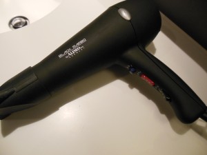 25hours – Hotel Zürich - Schickes Design mit „Windkanal“ im Bad