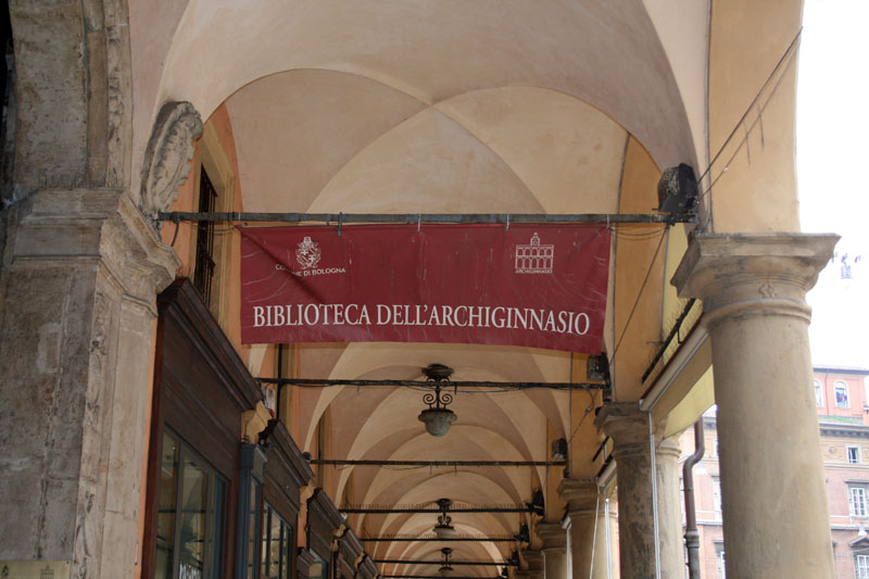 Palazzo-dell'Archiginnasio-Eingang
