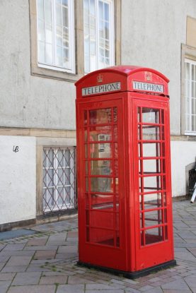 Bielefeld: Von mystischen englischen Telefonzellen