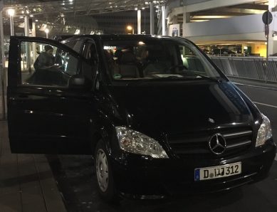 Flughafen Düsseldorf - die günstigsten Tipps rund ums Parken, Hotels und Mietwagen.