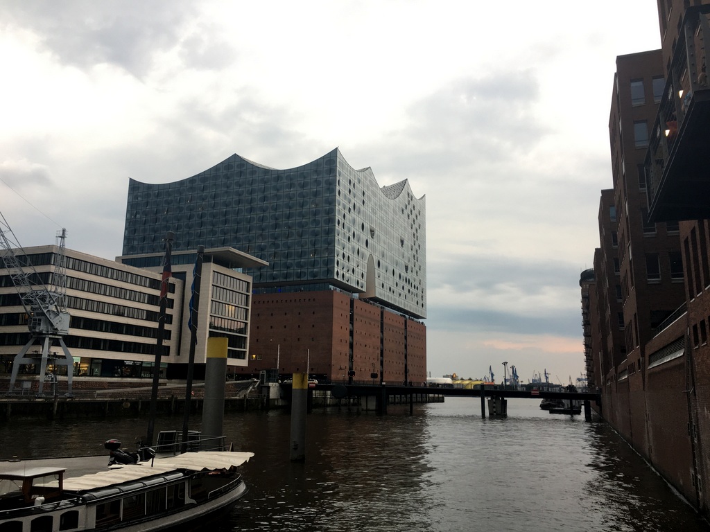 Business-Kurztrip nach Hamburg: Nach dem Meeting am Hafen flanieren