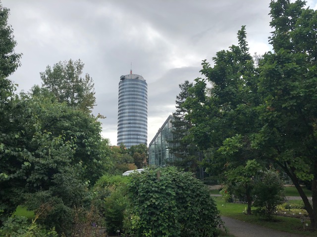 Ein Spaziergang durchs Paradies Botanische Gärten mit Gewächshäusern
