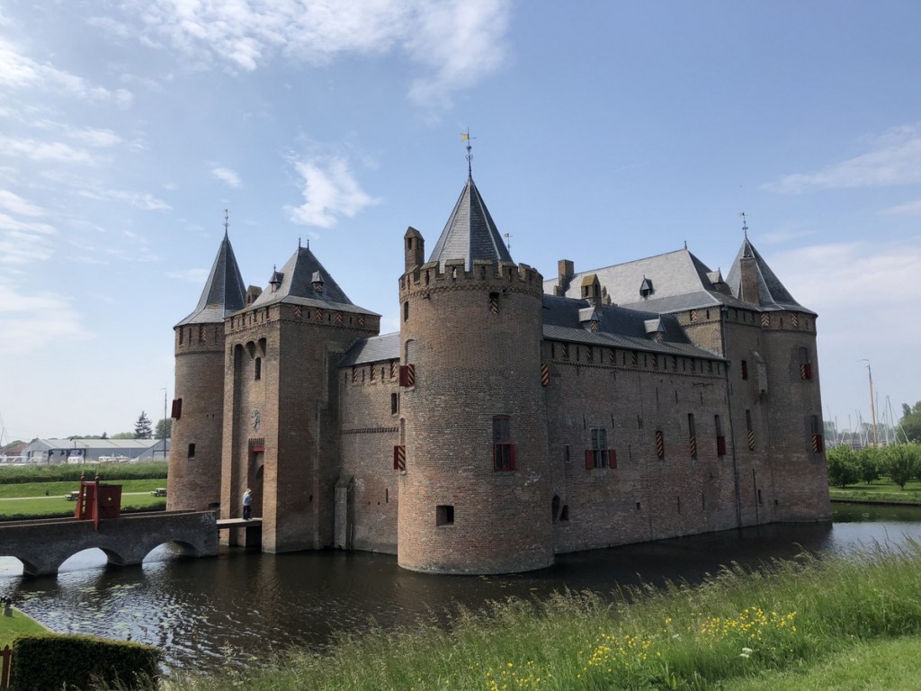 Amsterdam Castle Muiderslot: von niederländischen Wasserschlössern und Burgfräulein-Feeling