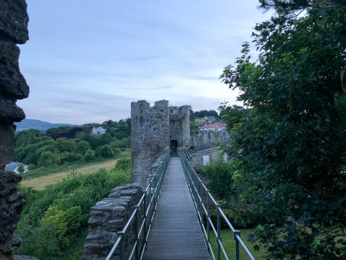 Begehbare Stadtmauern und Wehrgänge in Europa