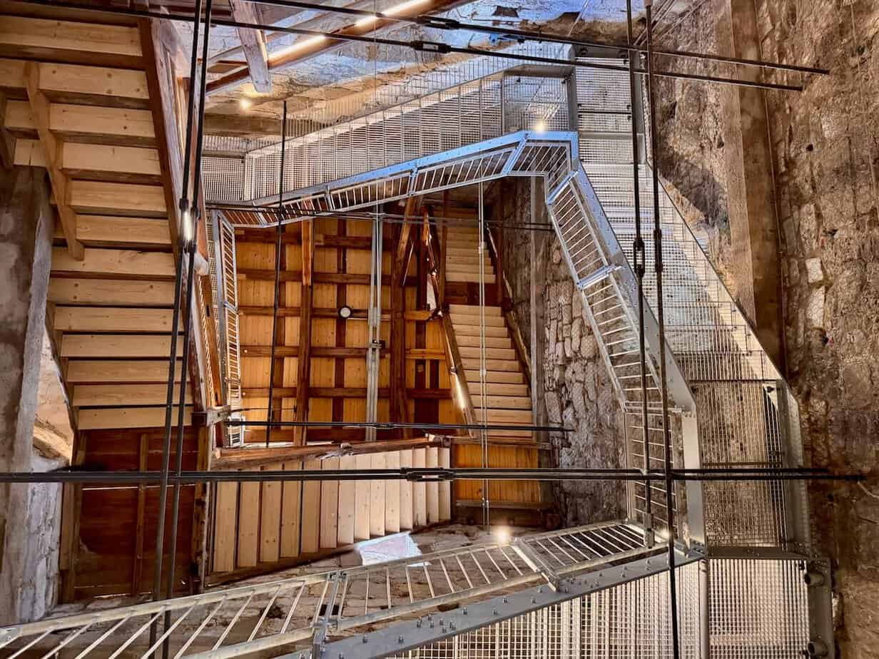 Der schiefe Turm von Bad Frankenhausen: Ein Besuch mit Kindheitserinnerungen