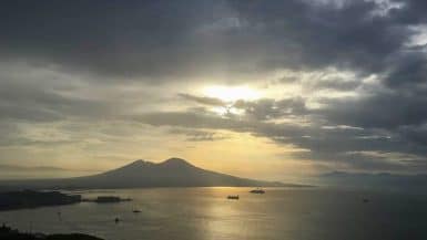 Neapel - Flitterwochen am Vulkan. Zwischen Romantik, Dreck und Motorrollern