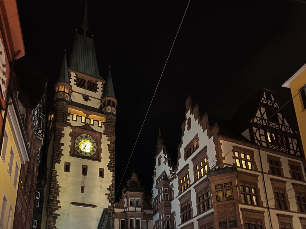 Freiburg in 24 Stunden - Ein Streifzug durch die Geschichte und das Leben der Stadt