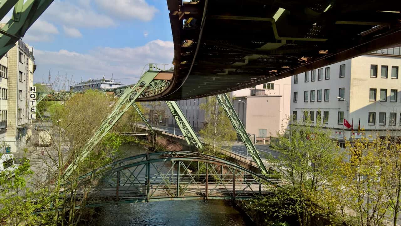 Ein Besuch in Wuppertal: Sehenswürdigkeiten rund um die Schwebebahn Ein Besuch in Wuppertal: Sehenswürdigkeiten rund um die Schwebebahn