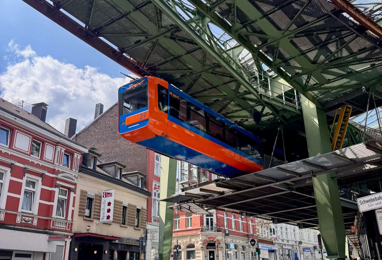 Ein Besuch in Wuppertal: Sehenswürdigkeiten rund um die Schwebebahn Ein Besuch in Wuppertal: Sehenswürdigkeiten rund um die Schwebebahn
