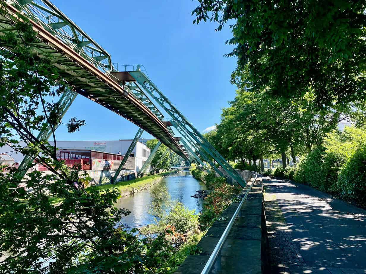 Ein Besuch in Wuppertal: Sehenswürdigkeiten rund um die Schwebebahn Ein Besuch in Wuppertal: Sehenswürdigkeiten rund um die Schwebebahn