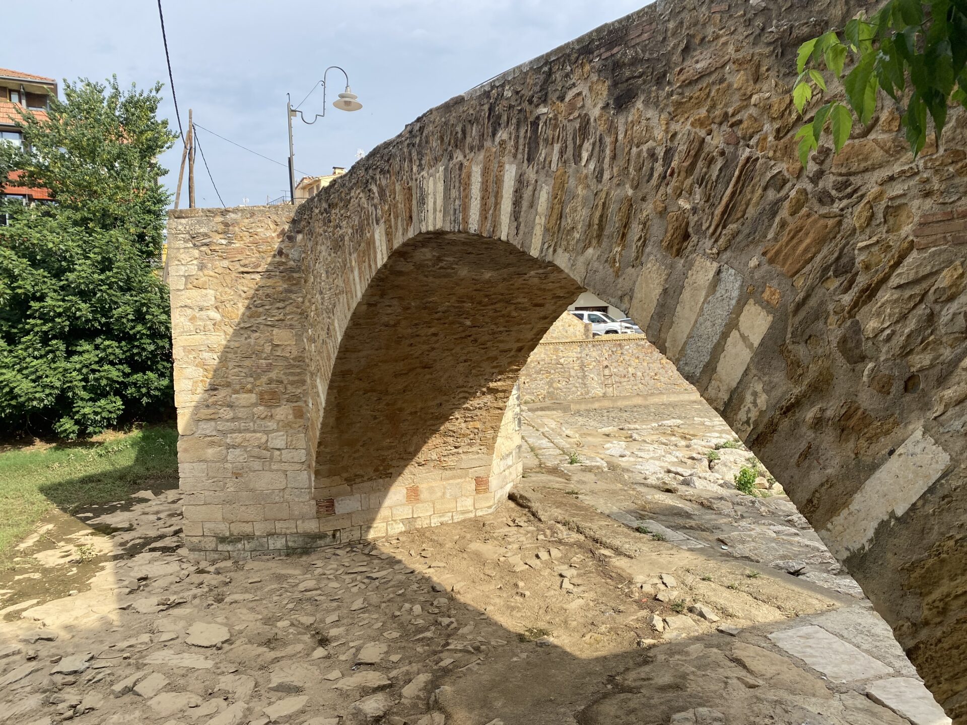 Beständigkeit. Eine Brücke in Spanien als Symbol