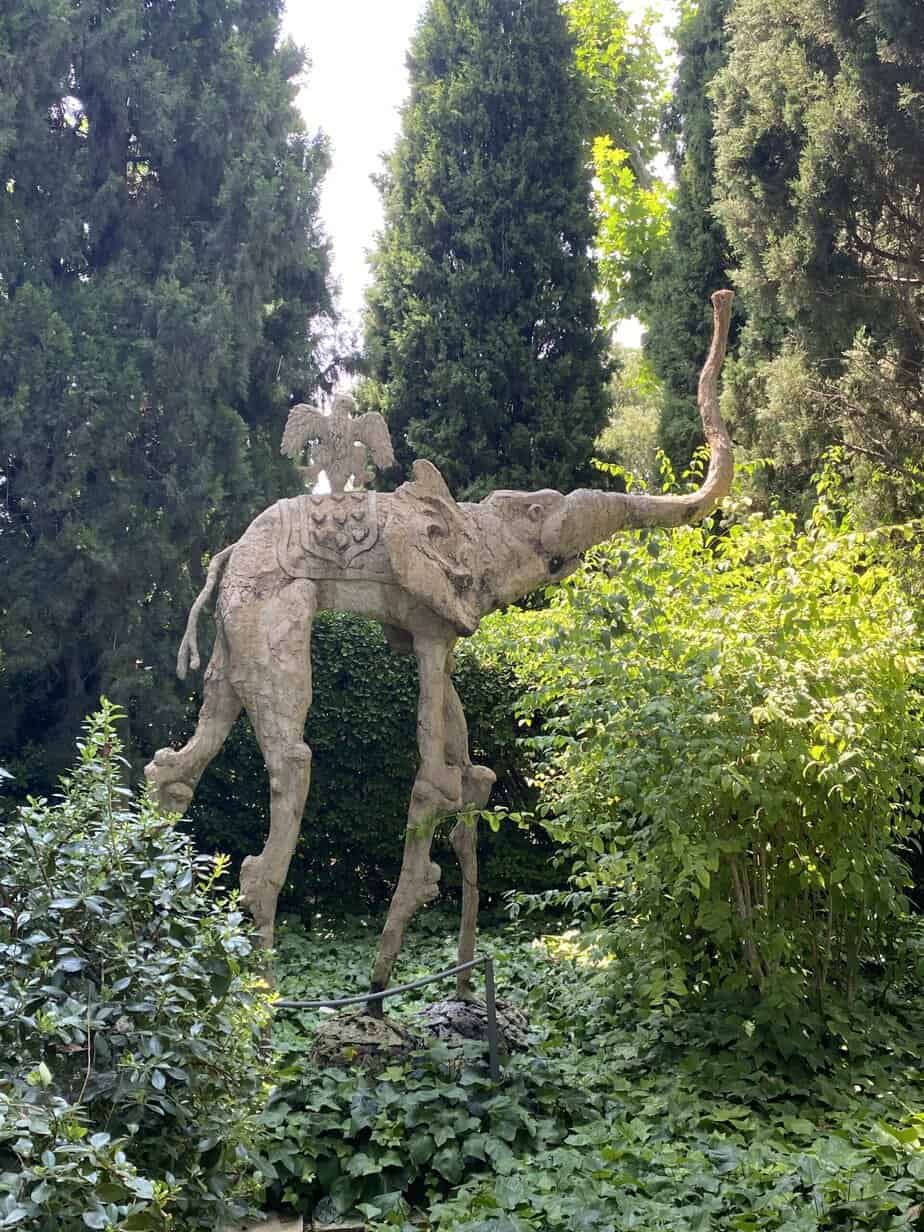Salvador Dali - nur ein Verrückter erschafft solche Kunst Salvador Dali - nur ein Verrückter erschafft solche Kunst