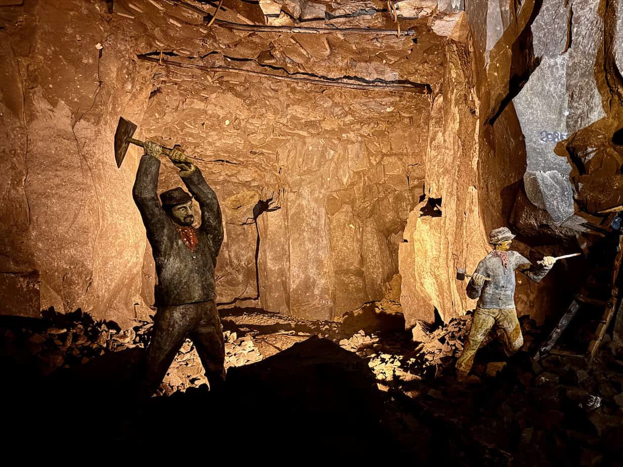 Unterirdische Sehenswürdigkeiten in Deutschland: Keller und U-Bahnen