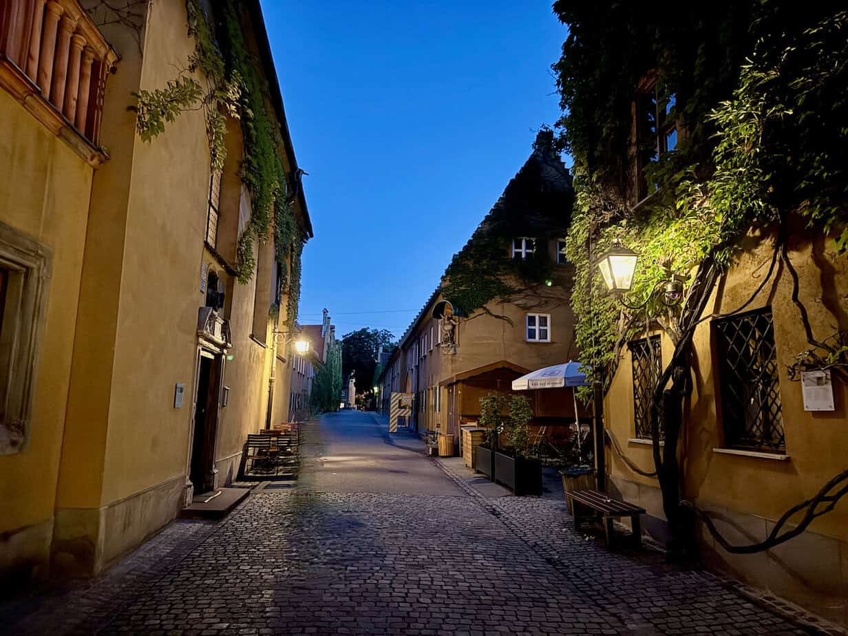 Mädelstour in Bayerisch-Schwaben zwischen Augsburg und Nördlingen Mädelstour in Bayerisch-Schwaben zwischen Augsburg und Nördlingen