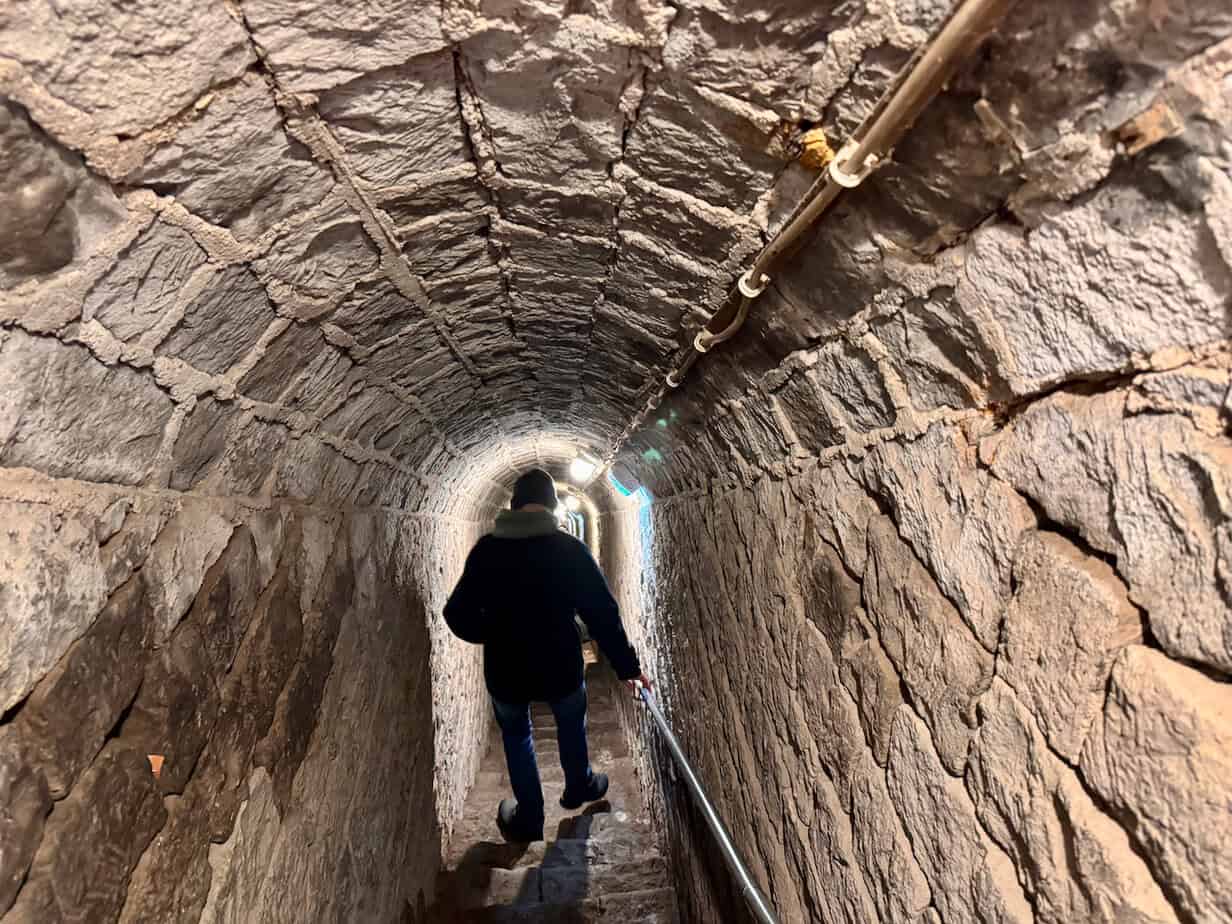 Unterirdische Sehenswürdigkeiten in Deutschland: Keller und U-Bahnen