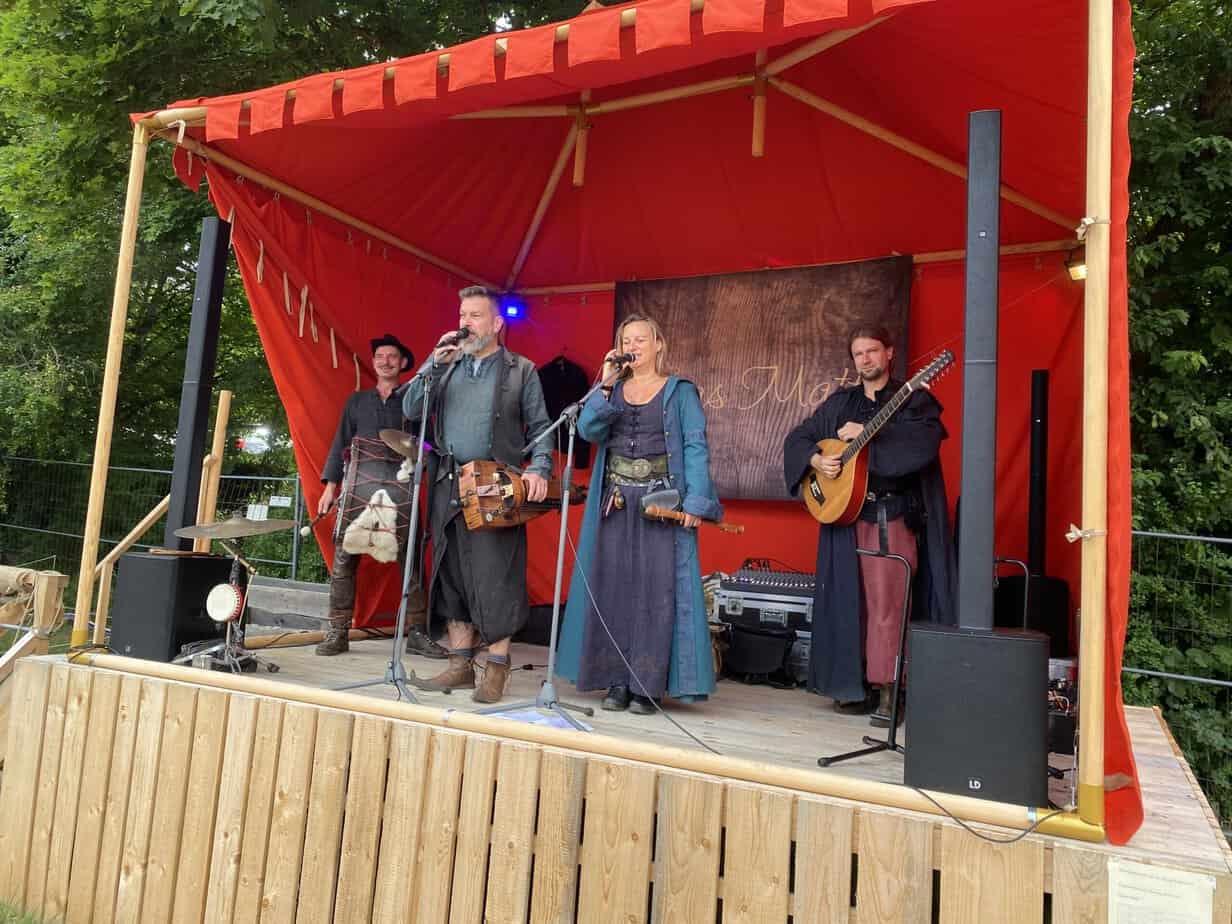 Zeitreise mal anders: Der Mittelaltermarkt auf Burg Rabenstein Zeitreise mal anders: Der Mittelaltermarkt auf Burg Rabenstein