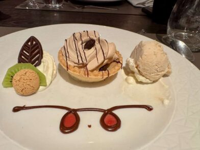 Nachspeise auf der MS Edelweiss Flusskreuzfahrt auf dem Rhein - (m)ein Versuch