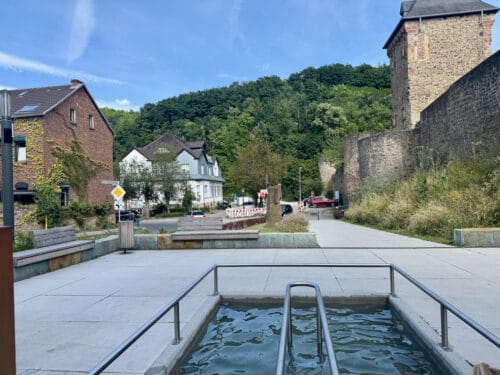 Kneippanlagen in Deutschland: Perfekte Orte für das erfrischende Wassertreten Kneippanlagen in Deutschland: Perfekte Orte für das erfrischende Wassertreten