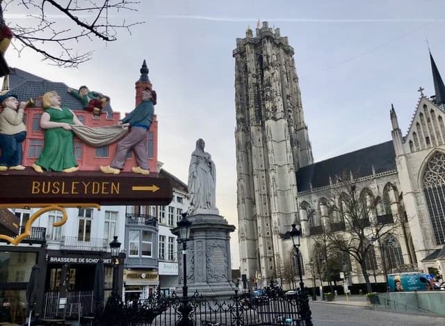 Die Burgunder in Mechelen: Besuch in der ehemaligen Hauptstadt der Niederlande Die Burgunder in Mechelen: Besuch in der ehemaligen Hauptstadt der Niederlande