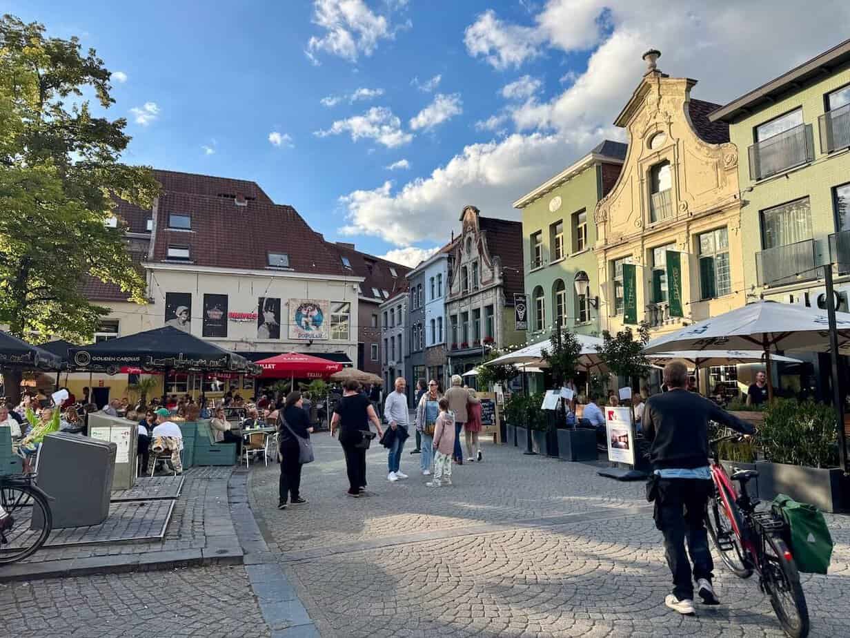Die Burgunder in Mechelen: Besuch in der ehemaligen Hauptstadt der Niederlande Die Burgunder in Mechelen: Besuch in der ehemaligen Hauptstadt der Niederlande