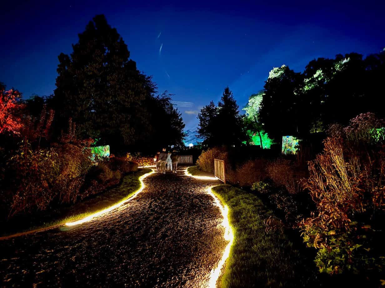 Ein Besuch beim Lichtkunstfestival Enchanted Gardens in Arcen Ein Besuch beim Lichtkunstfestival Enchanted Gardens in Arcen